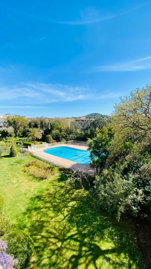 Apartamento Charming Studio With Pool In Saint Tropez Exterior foto