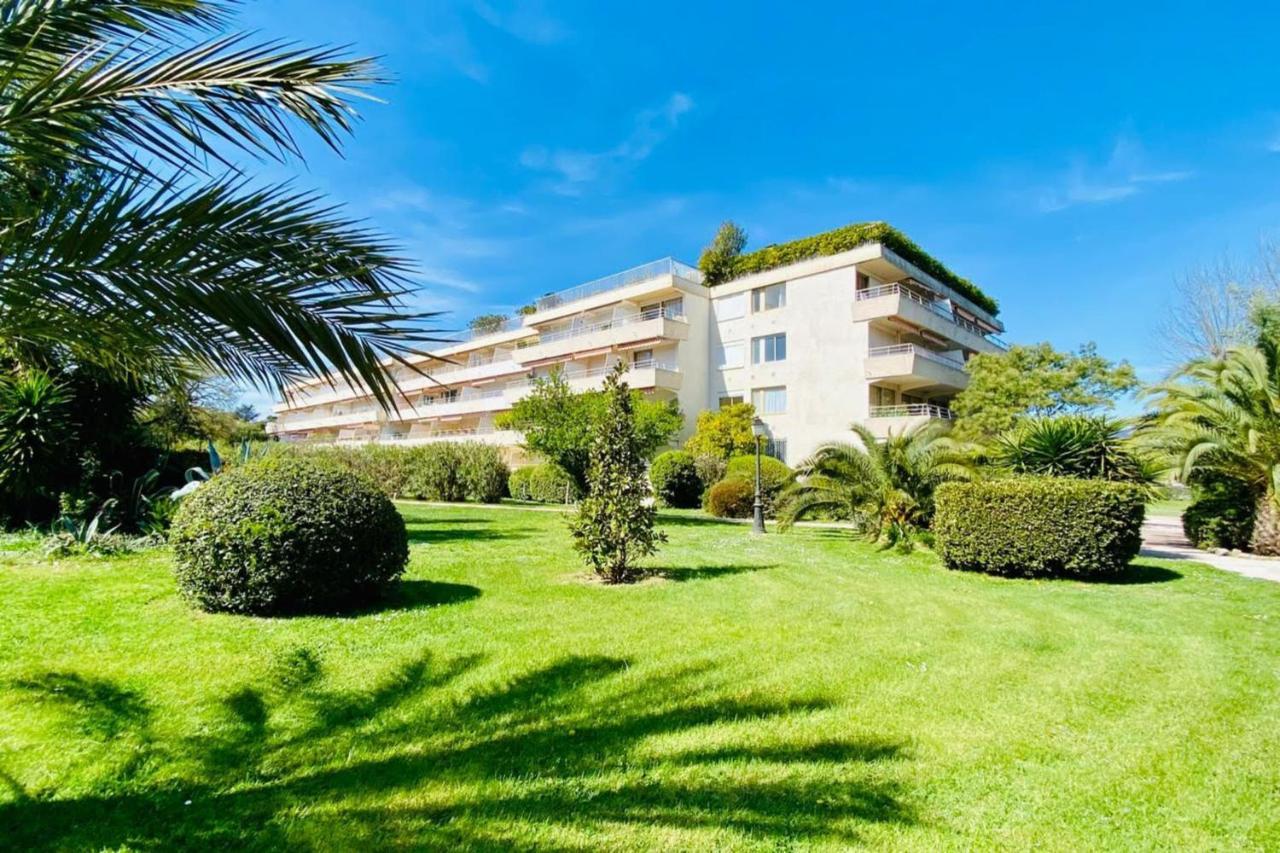 Apartamento Charming Studio With Pool In Saint Tropez Exterior foto